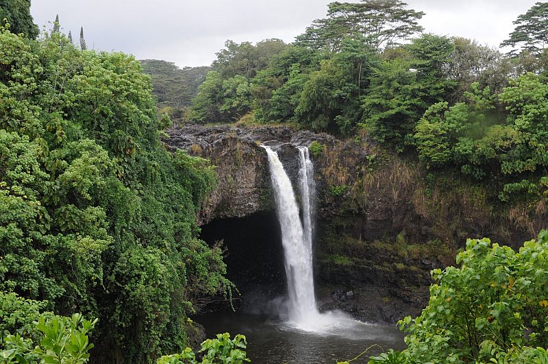 Rainbow falls waterfall, Hilo, Hawaii