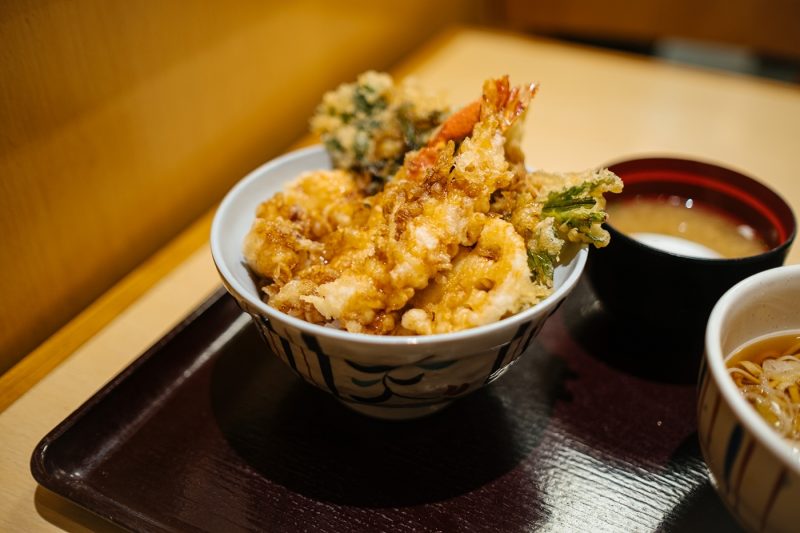 A bowl of prawn tempura