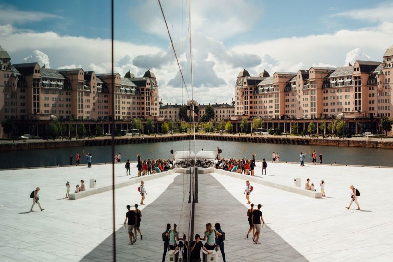 The mirrored wall at the Oslo Opera House