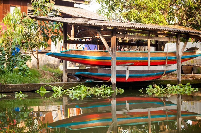 Bangkok thonburi klongs - exploring the canals on a long-tail boat